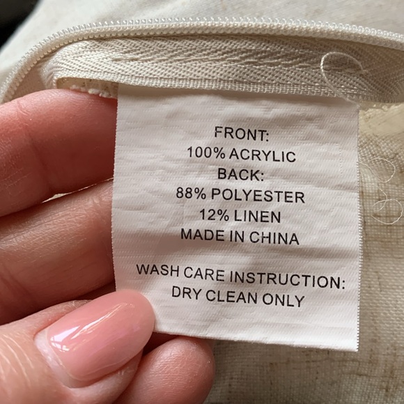 Throw pillow covers bundle of 3 EUC - Picture 4 of 5